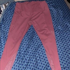 Pink leggings with pockets and mesh